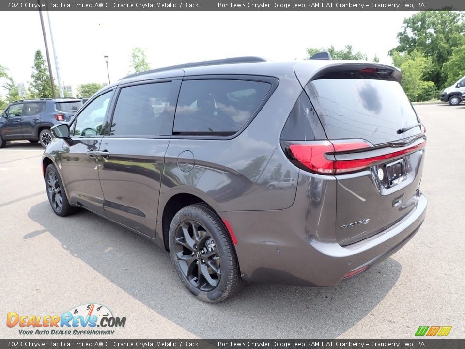 2023 Chrysler Pacifica Limited AWD Granite Crystal Metallic / Black Photo #3