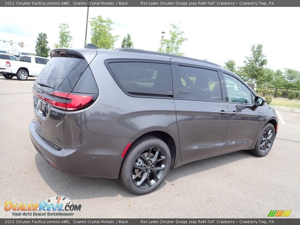 2023 Chrysler Pacifica Limited AWD Granite Crystal Metallic / Black Photo #5