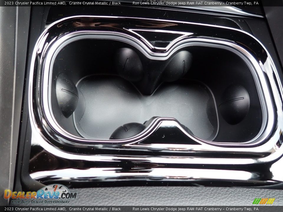 2023 Chrysler Pacifica Limited AWD Granite Crystal Metallic / Black Photo #19