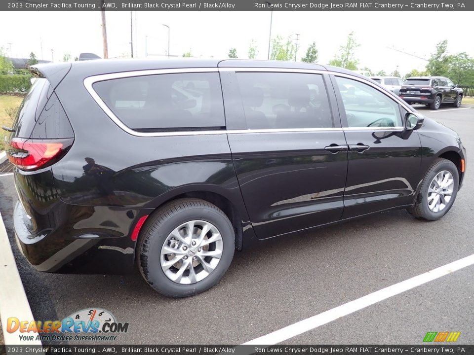 2023 Chrysler Pacifica Touring L AWD Brilliant Black Crystal Pearl / Black/Alloy Photo #7