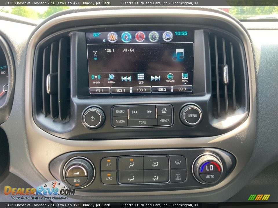 Controls of 2016 Chevrolet Colorado Z71 Crew Cab 4x4 Photo #24