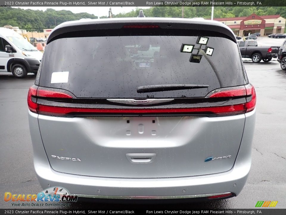 2023 Chrysler Pacifica Pinnacle Plug-In Hybrid Silver Mist / Caramel/Black Photo #4