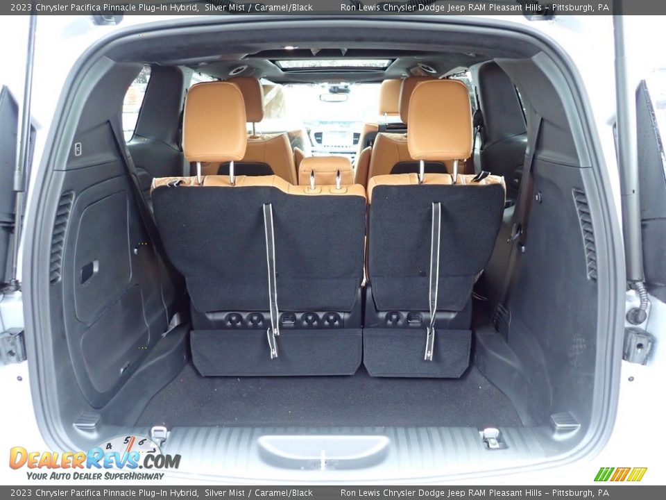 2023 Chrysler Pacifica Pinnacle Plug-In Hybrid Trunk Photo #5