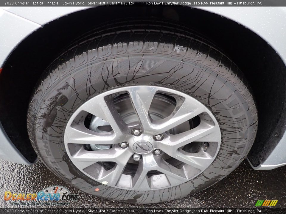 2023 Chrysler Pacifica Pinnacle Plug-In Hybrid Wheel Photo #10