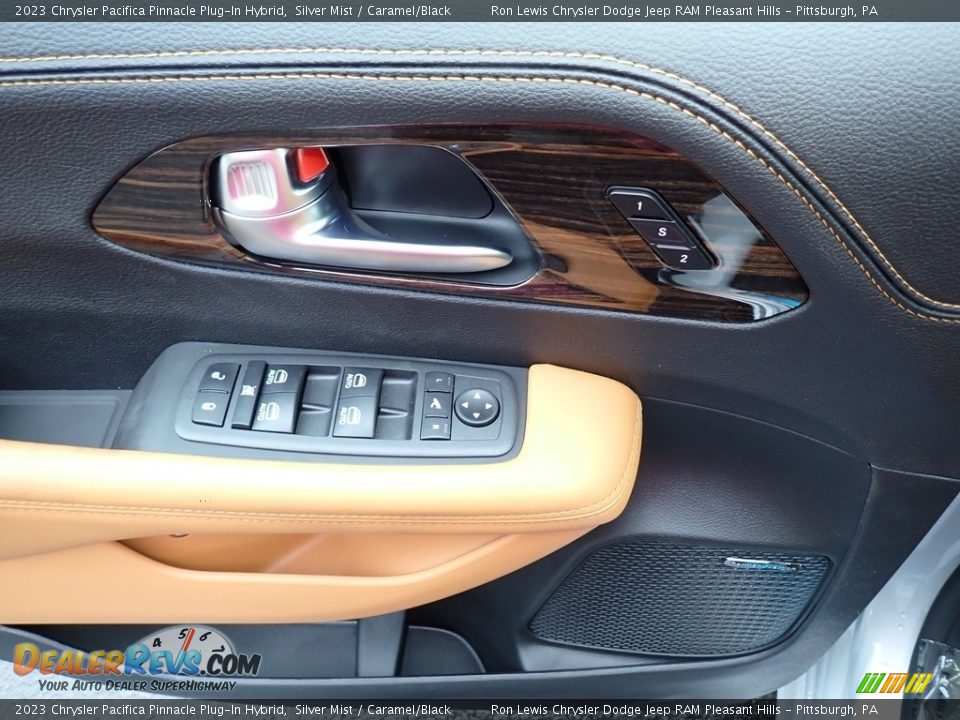 Door Panel of 2023 Chrysler Pacifica Pinnacle Plug-In Hybrid Photo #15