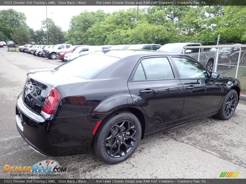 2023 Chrysler 300 Touring L AWD Gloss Black / Black Photo #5