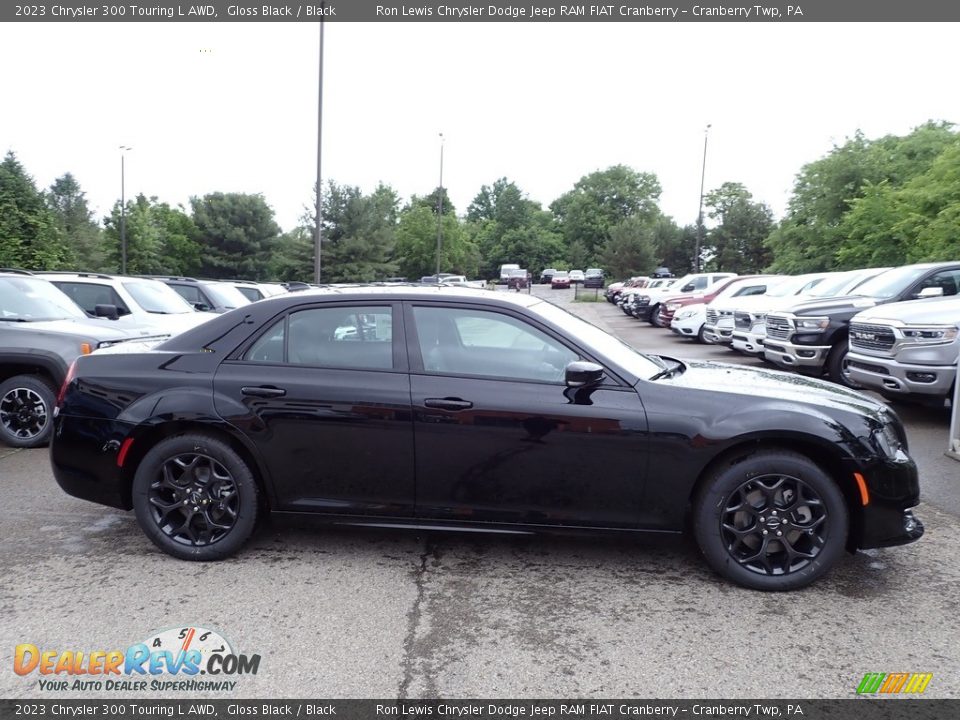 2023 Chrysler 300 Touring L AWD Gloss Black / Black Photo #6