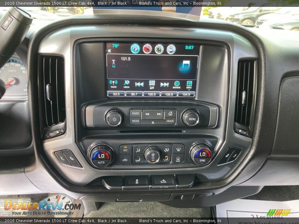 Controls of 2016 Chevrolet Silverado 1500 LT Crew Cab 4x4 Photo #25