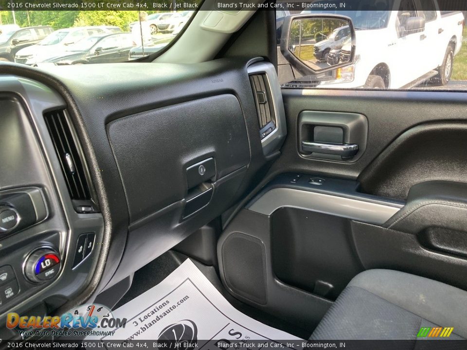 2016 Chevrolet Silverado 1500 LT Crew Cab 4x4 Black / Jet Black Photo #33