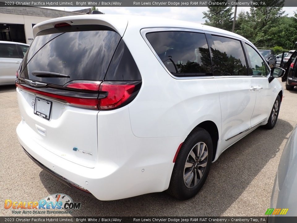 2023 Chrysler Pacifica Hybrid Limited Bright White / Black/Alloy Photo #4