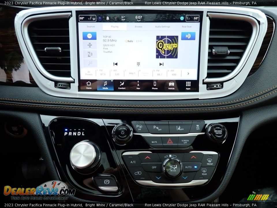 Controls of 2023 Chrysler Pacifica Pinnacle Plug-In Hybrid Photo #20