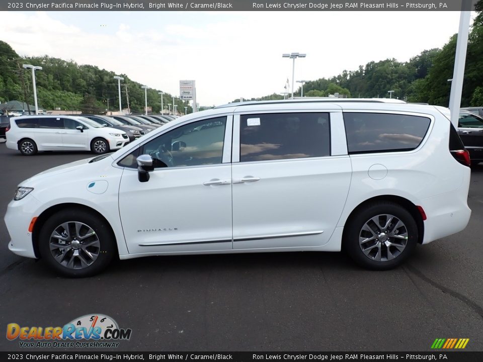 2023 Chrysler Pacifica Pinnacle Plug-In Hybrid Bright White / Caramel/Black Photo #2