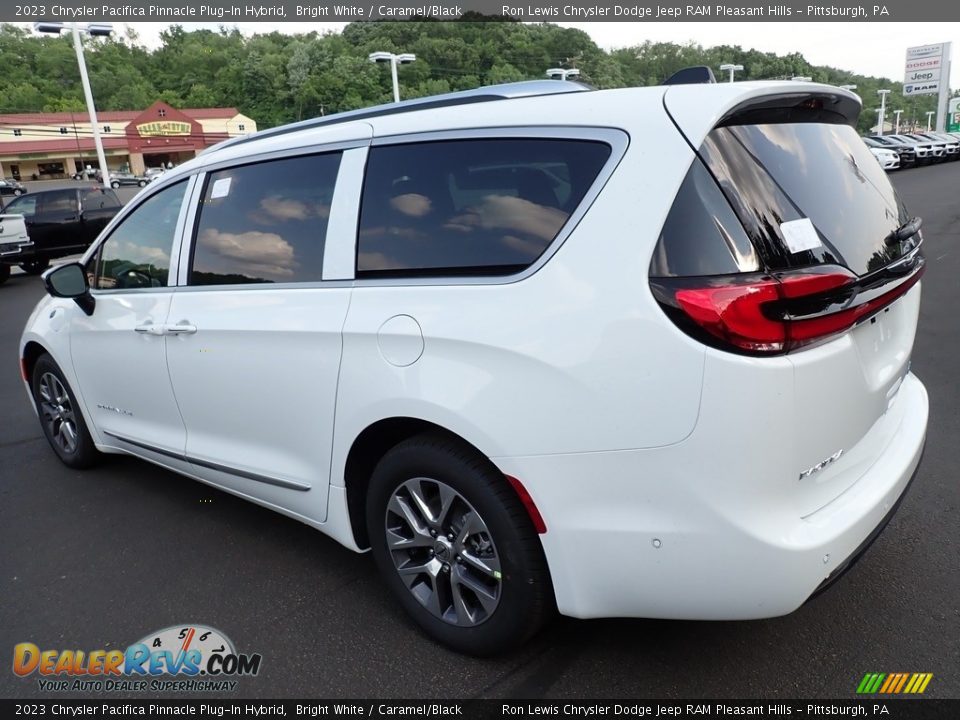 2023 Chrysler Pacifica Pinnacle Plug-In Hybrid Bright White / Caramel/Black Photo #3