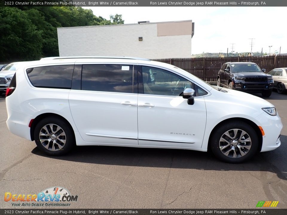 2023 Chrysler Pacifica Pinnacle Plug-In Hybrid Bright White / Caramel/Black Photo #7