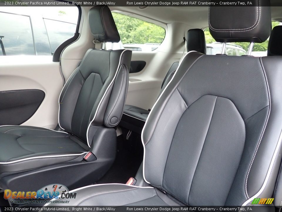 2023 Chrysler Pacifica Hybrid Limited Bright White / Black/Alloy Photo #14