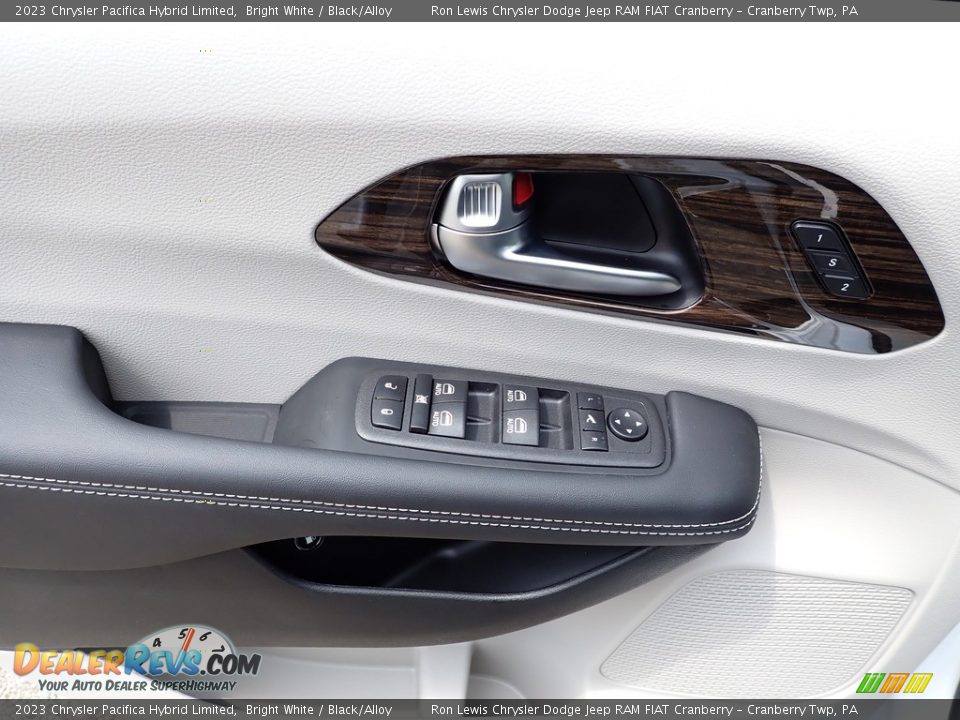 2023 Chrysler Pacifica Hybrid Limited Bright White / Black/Alloy Photo #15