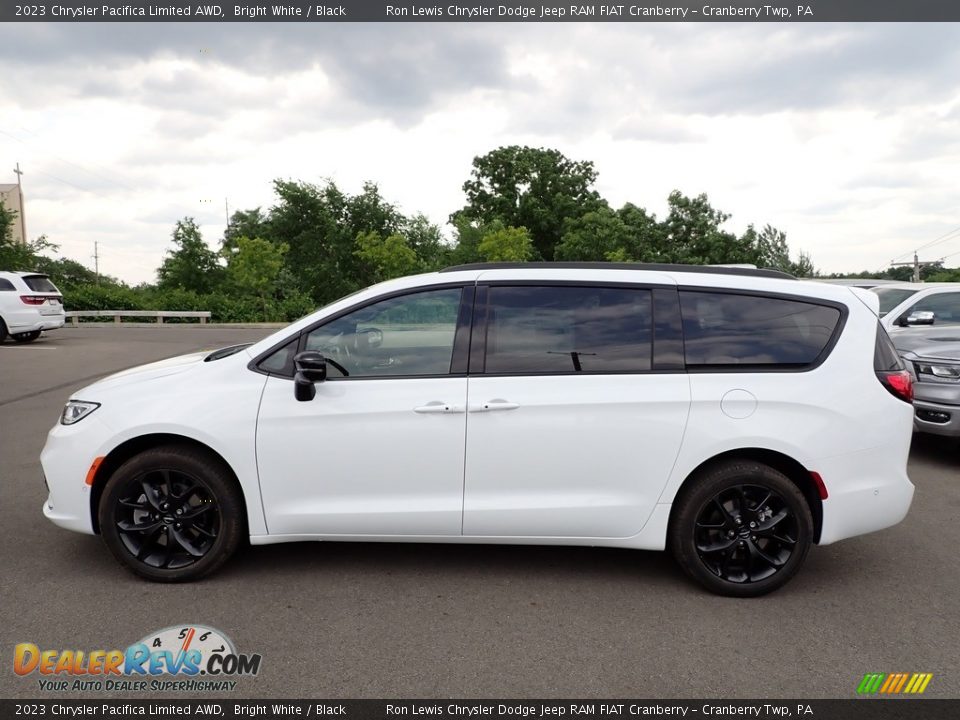 2023 Chrysler Pacifica Limited AWD Bright White / Black Photo #2