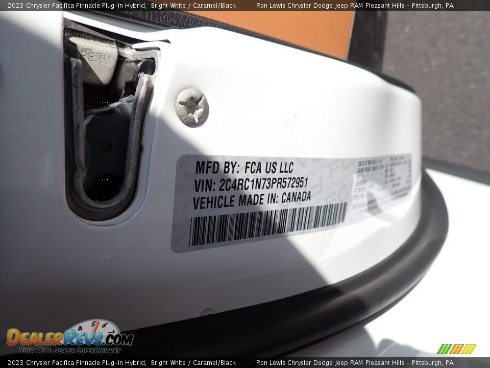 2023 Chrysler Pacifica Pinnacle Plug-In Hybrid Bright White / Caramel/Black Photo #16