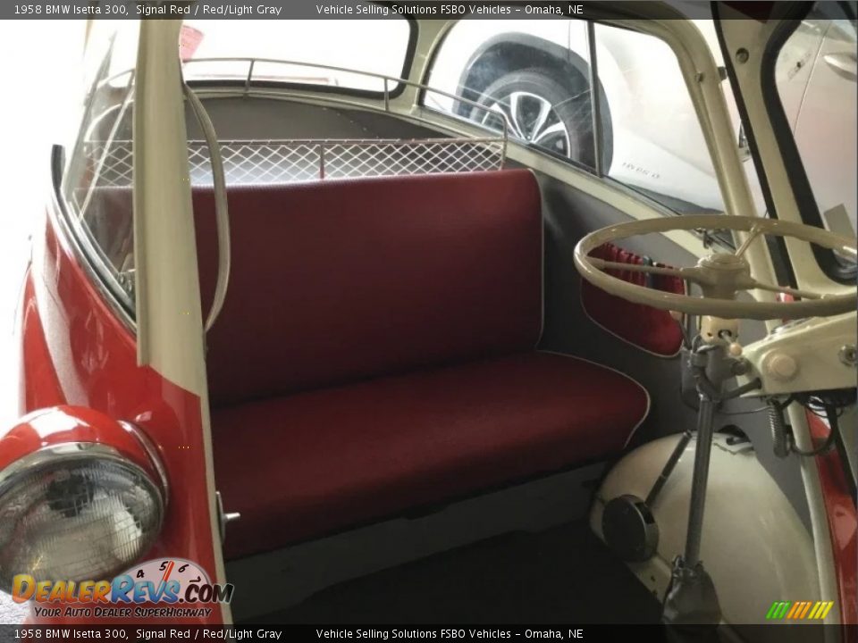 Front Seat of 1958 BMW Isetta 300 Photo #5