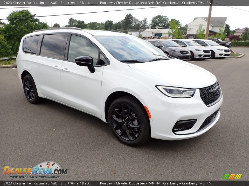 2023 Chrysler Pacifica Limited AWD Bright White / Black Photo #7
