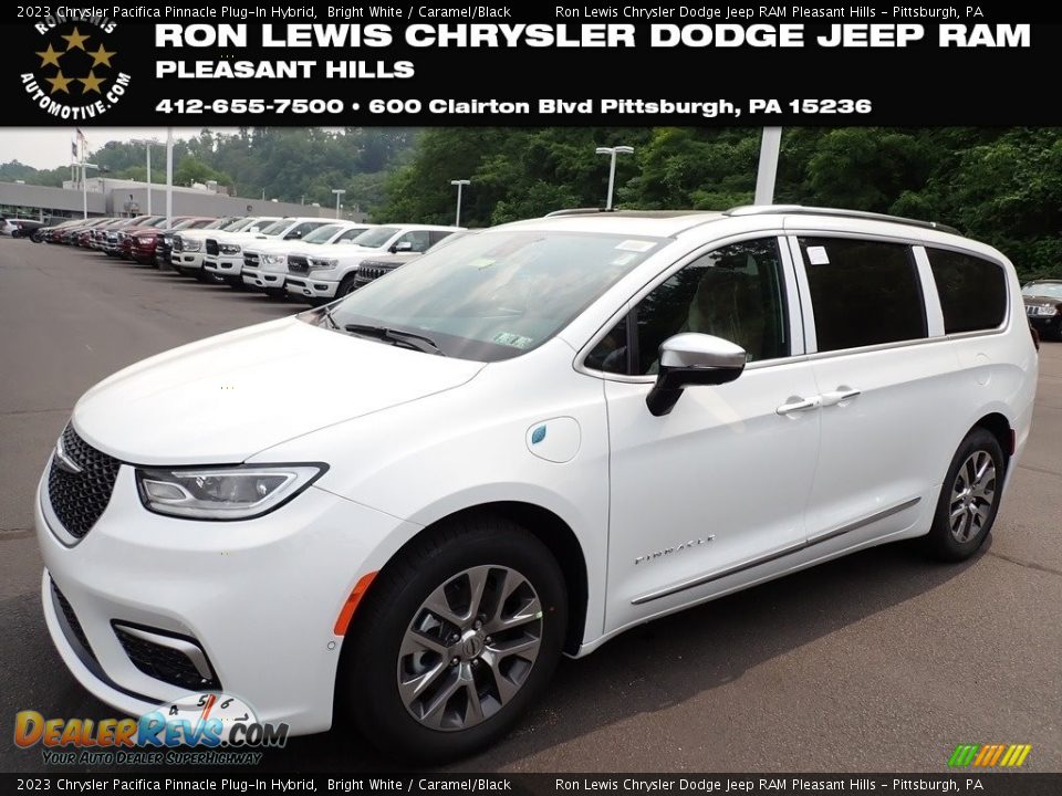 2023 Chrysler Pacifica Pinnacle Plug-In Hybrid Bright White / Caramel/Black Photo #1