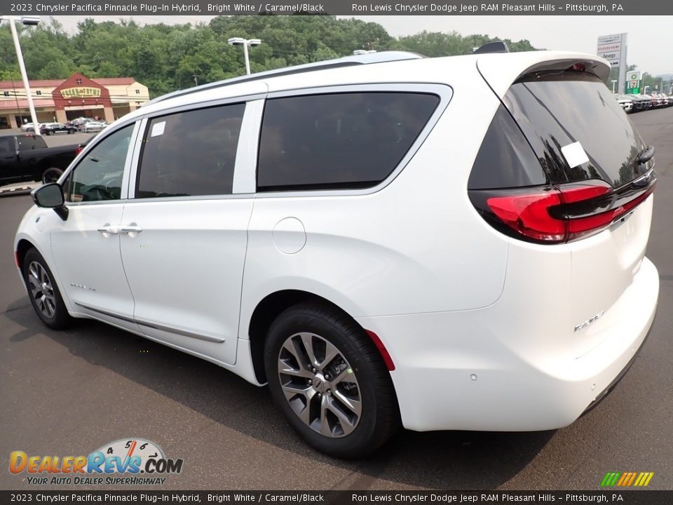 2023 Chrysler Pacifica Pinnacle Plug-In Hybrid Bright White / Caramel/Black Photo #3