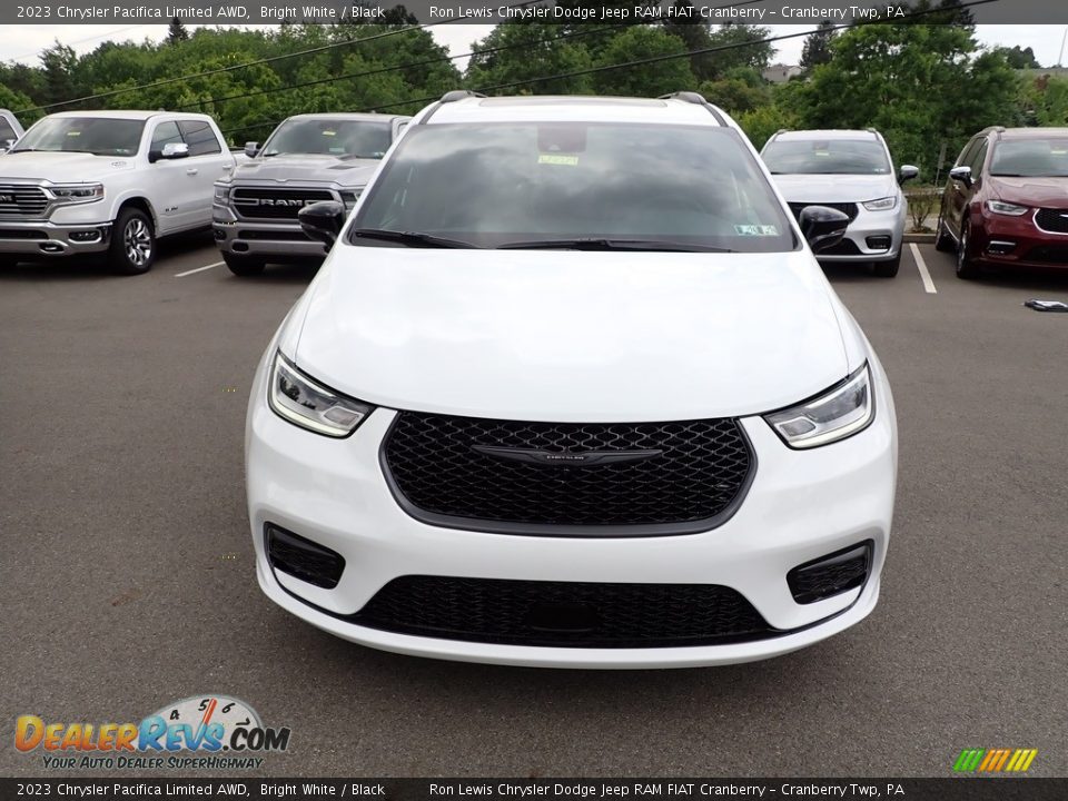 2023 Chrysler Pacifica Limited AWD Bright White / Black Photo #8
