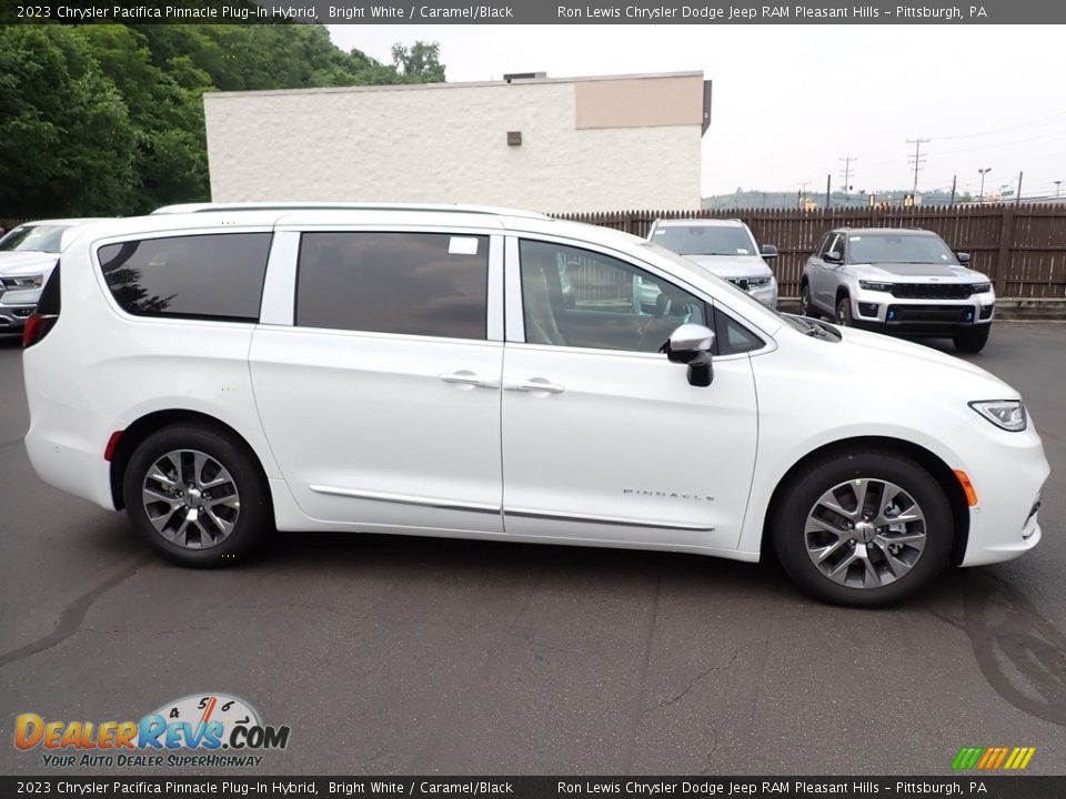 2023 Chrysler Pacifica Pinnacle Plug-In Hybrid Bright White / Caramel/Black Photo #7