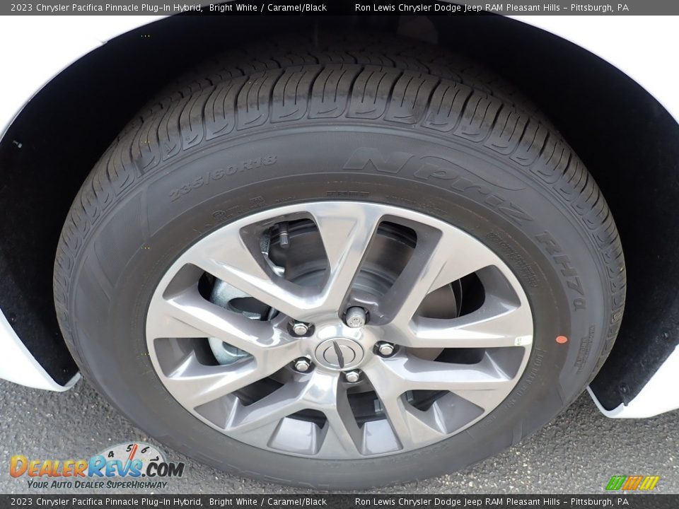 2023 Chrysler Pacifica Pinnacle Plug-In Hybrid Bright White / Caramel/Black Photo #10