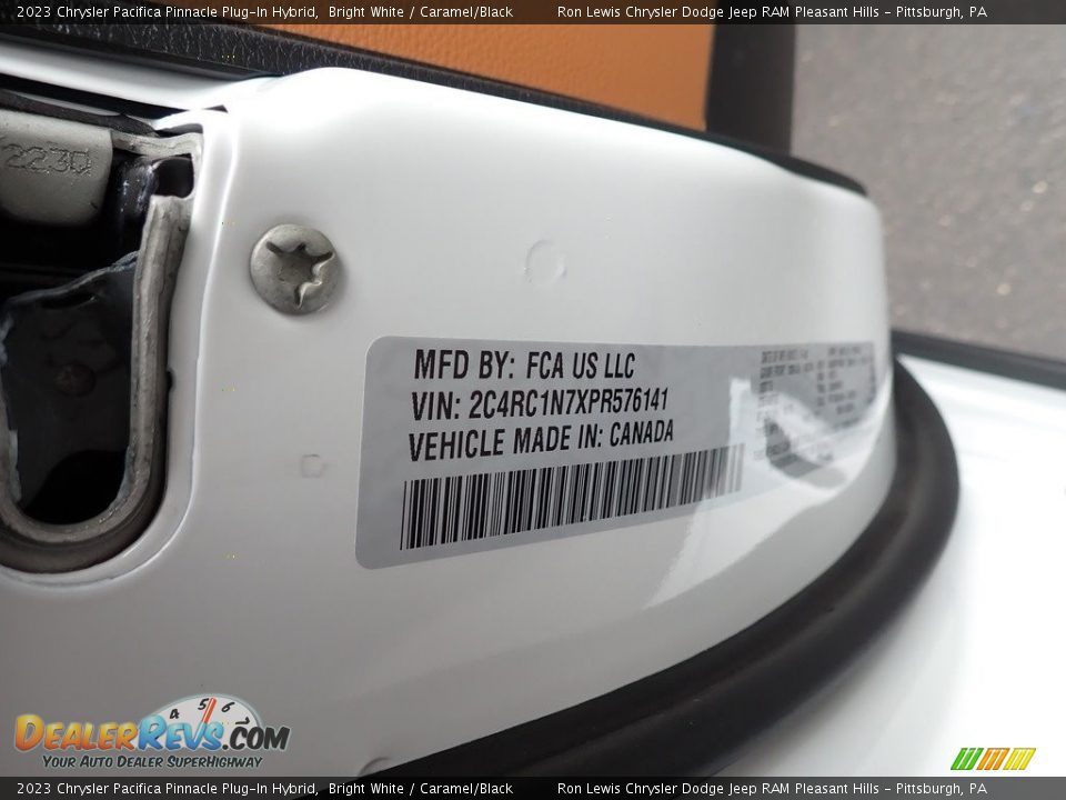 2023 Chrysler Pacifica Pinnacle Plug-In Hybrid Bright White / Caramel/Black Photo #16