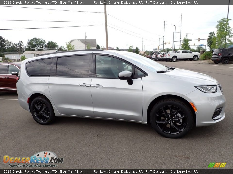 2023 Chrysler Pacifica Touring L AWD Silver Mist / Black Photo #6
