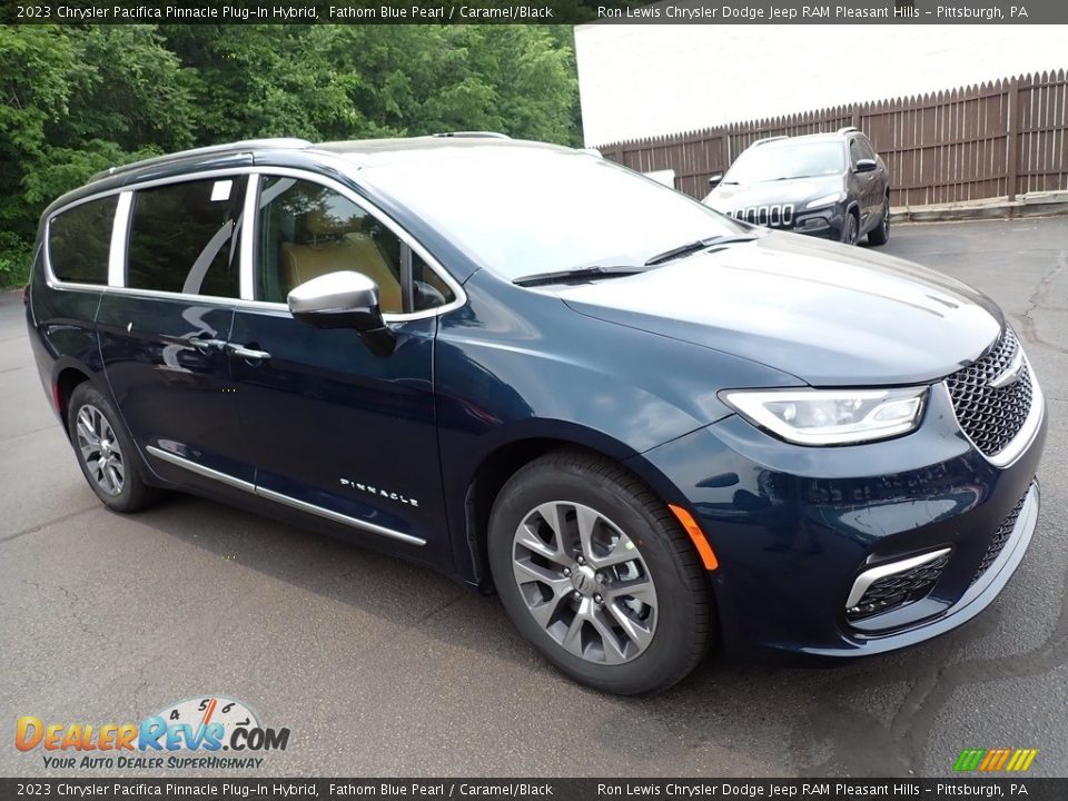 2023 Chrysler Pacifica Pinnacle Plug-In Hybrid Fathom Blue Pearl / Caramel/Black Photo #8