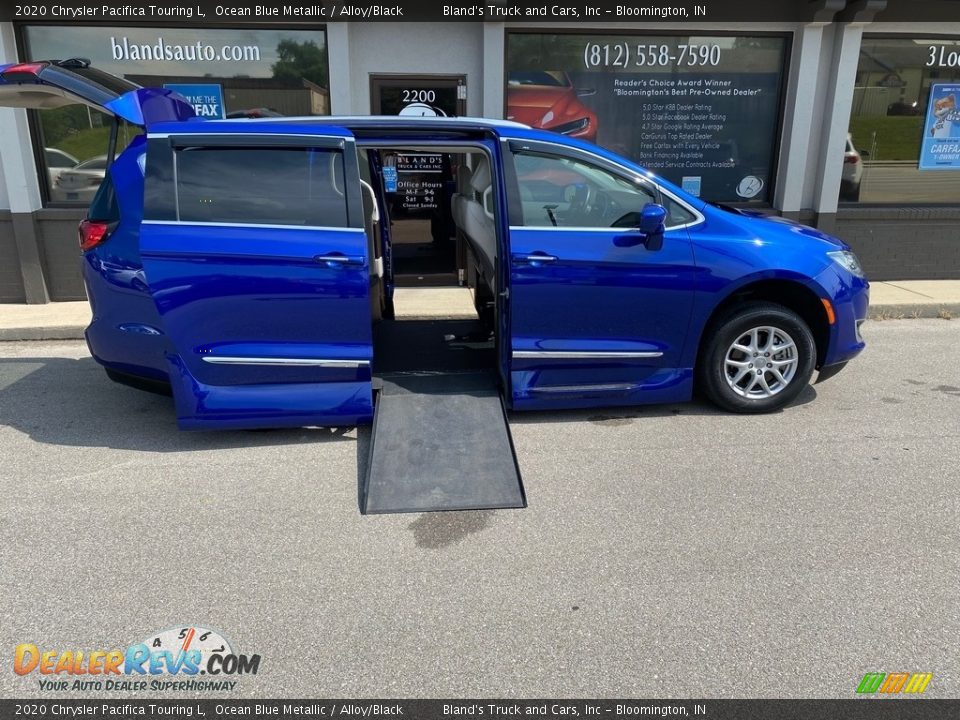 2020 Chrysler Pacifica Touring L Ocean Blue Metallic / Alloy/Black Photo #1