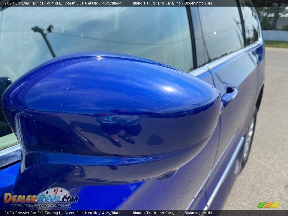 2020 Chrysler Pacifica Touring L Ocean Blue Metallic / Alloy/Black Photo #6