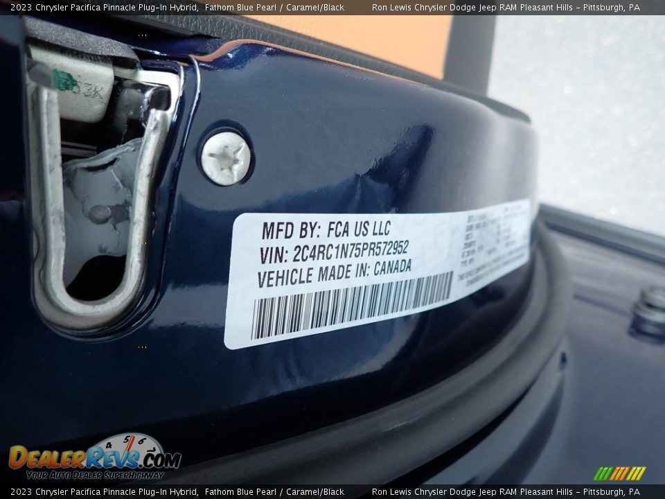 2023 Chrysler Pacifica Pinnacle Plug-In Hybrid Fathom Blue Pearl / Caramel/Black Photo #16
