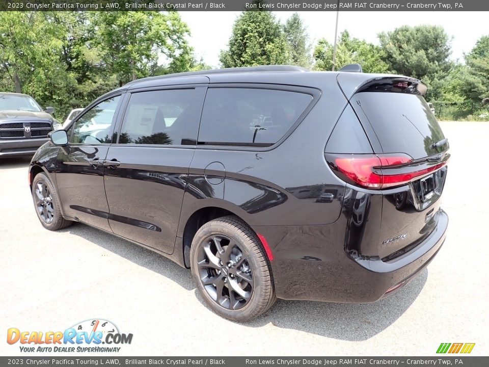 2023 Chrysler Pacifica Touring L AWD Brilliant Black Crystal Pearl / Black Photo #3