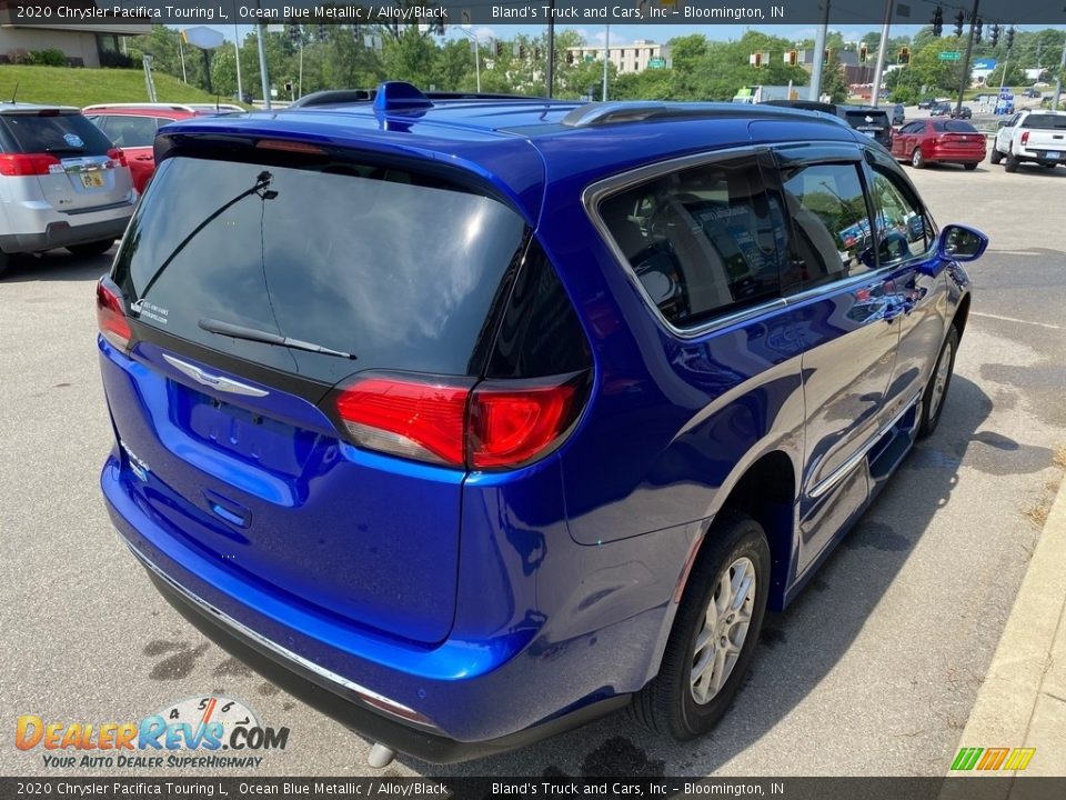 2020 Chrysler Pacifica Touring L Ocean Blue Metallic / Alloy/Black Photo #9