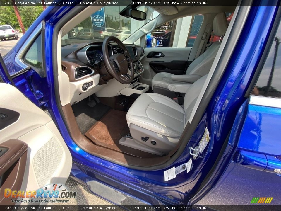 2020 Chrysler Pacifica Touring L Ocean Blue Metallic / Alloy/Black Photo #12