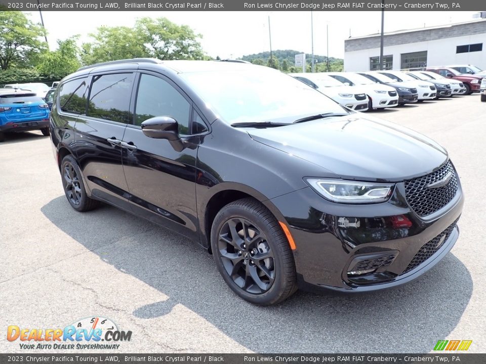 2023 Chrysler Pacifica Touring L AWD Brilliant Black Crystal Pearl / Black Photo #7