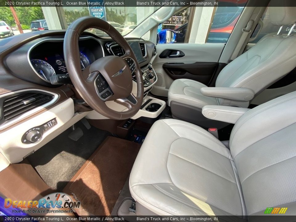2020 Chrysler Pacifica Touring L Ocean Blue Metallic / Alloy/Black Photo #14