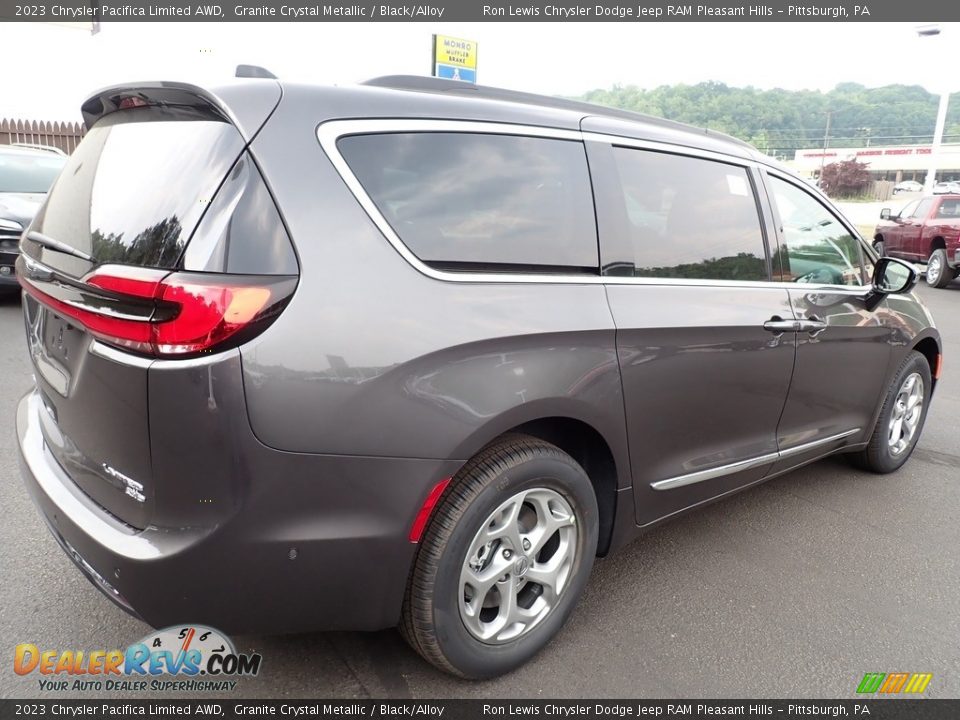 2023 Chrysler Pacifica Limited AWD Granite Crystal Metallic / Black/Alloy Photo #6