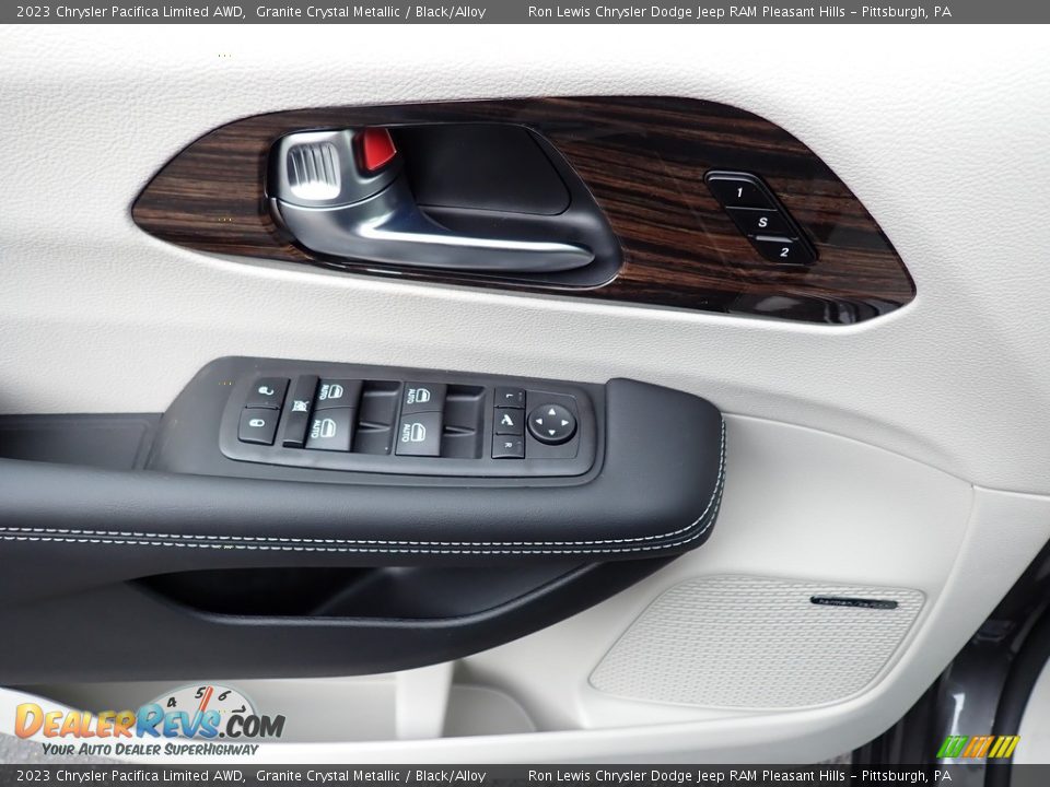 2023 Chrysler Pacifica Limited AWD Granite Crystal Metallic / Black/Alloy Photo #15