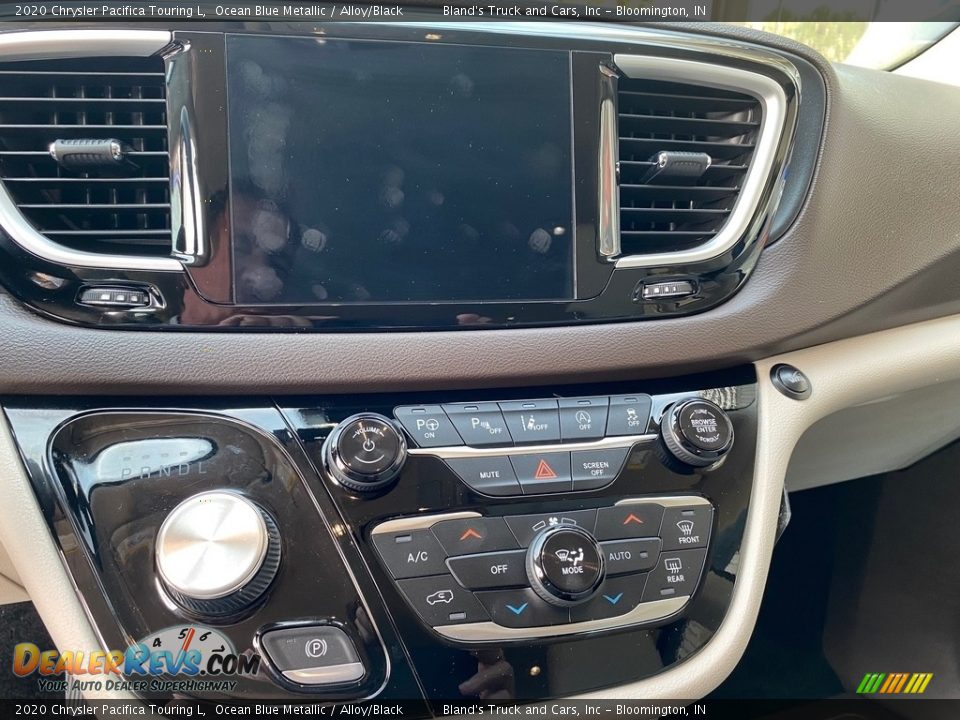2020 Chrysler Pacifica Touring L Ocean Blue Metallic / Alloy/Black Photo #25