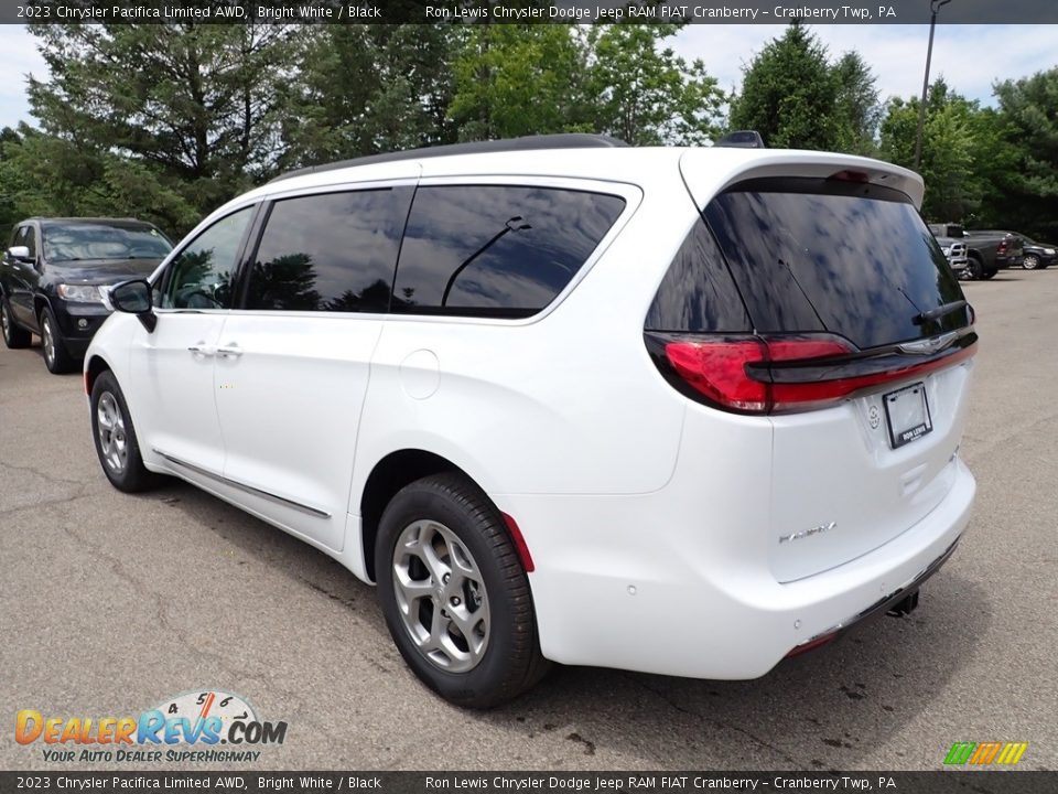 2023 Chrysler Pacifica Limited AWD Bright White / Black Photo #3
