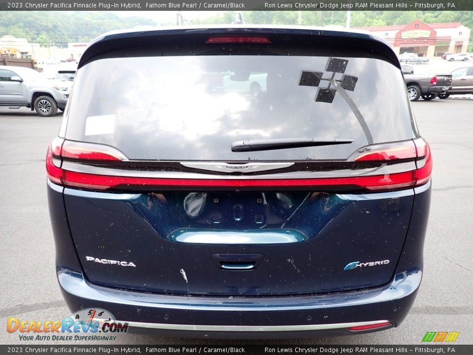 2023 Chrysler Pacifica Pinnacle Plug-In Hybrid Fathom Blue Pearl / Caramel/Black Photo #4