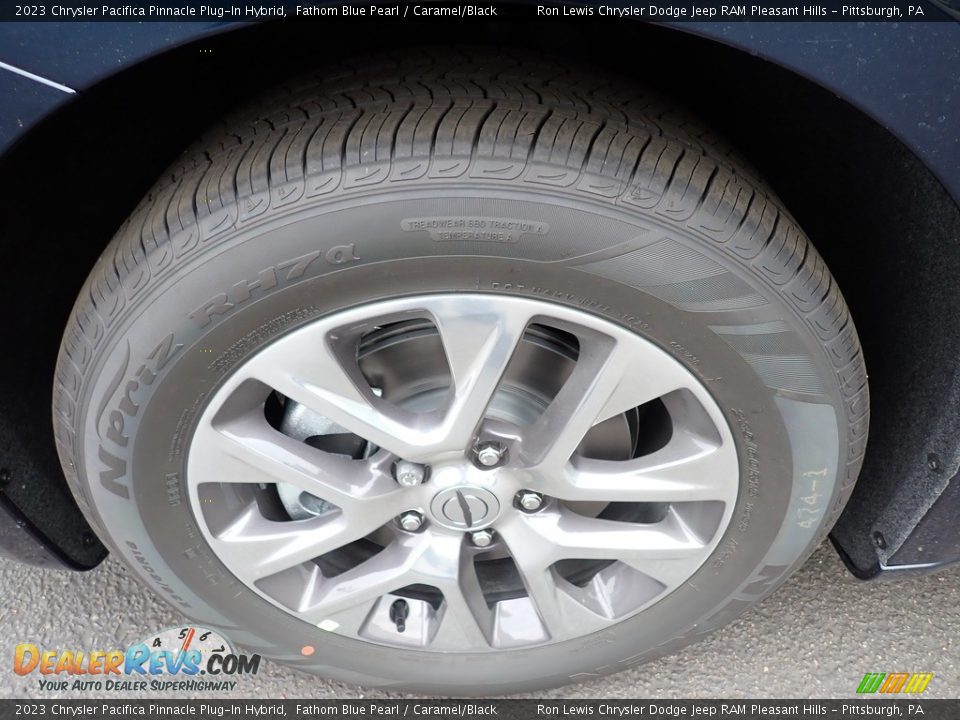 2023 Chrysler Pacifica Pinnacle Plug-In Hybrid Wheel Photo #10