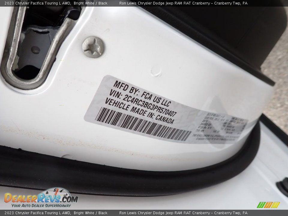 2023 Chrysler Pacifica Touring L AWD Bright White / Black Photo #20