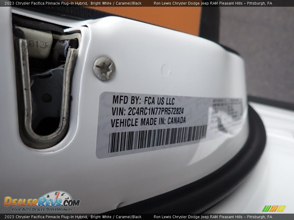 2023 Chrysler Pacifica Pinnacle Plug-In Hybrid Bright White / Caramel/Black Photo #16