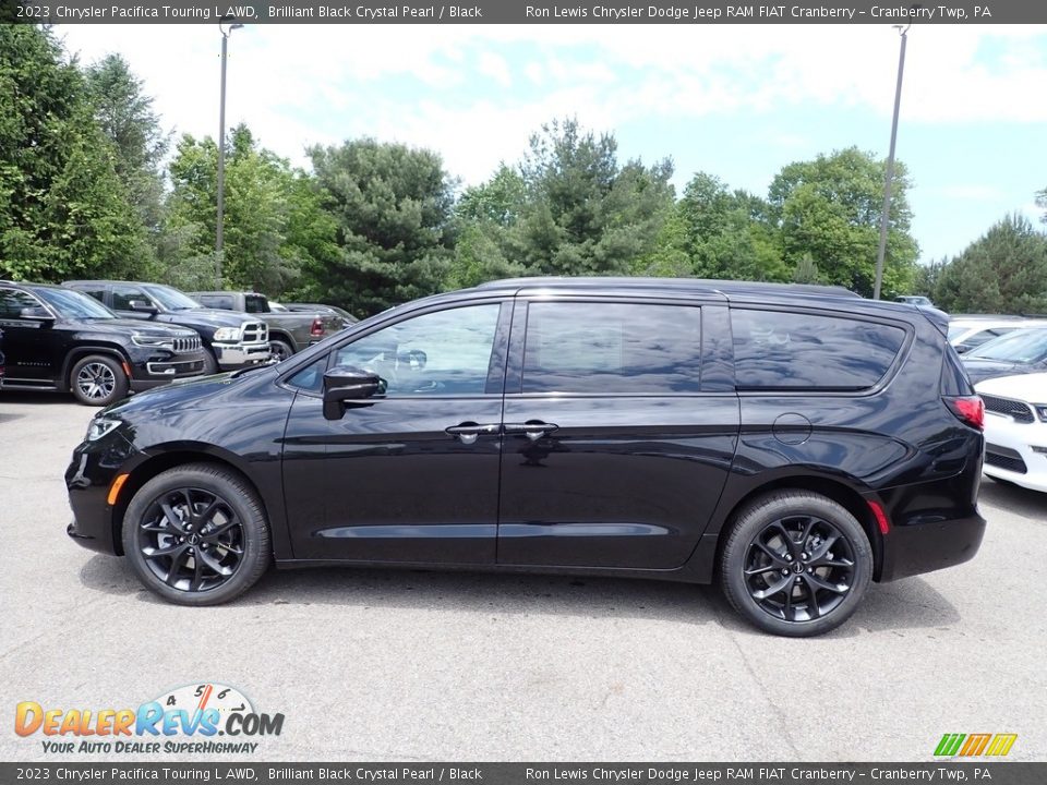 2023 Chrysler Pacifica Touring L AWD Brilliant Black Crystal Pearl / Black Photo #2