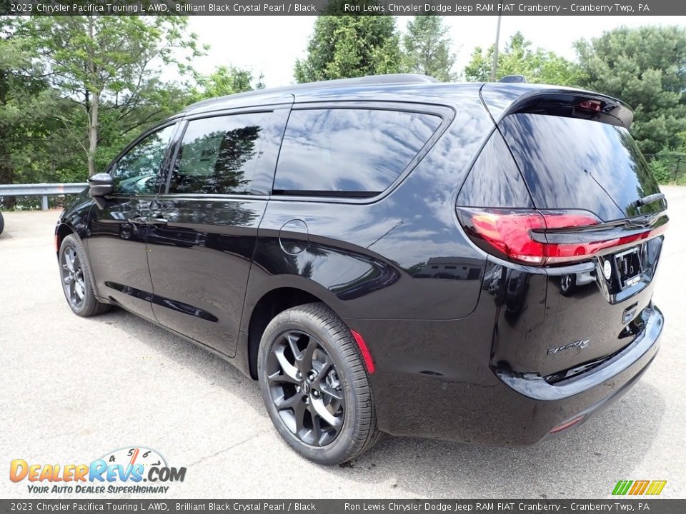 2023 Chrysler Pacifica Touring L AWD Brilliant Black Crystal Pearl / Black Photo #3